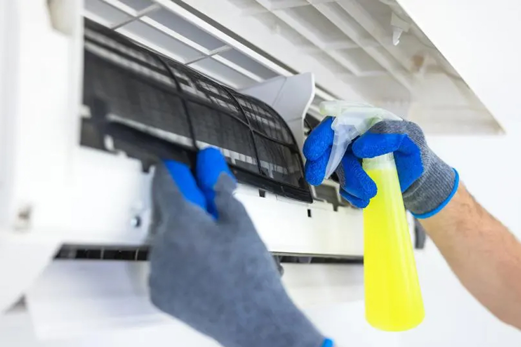 How to clean an air conditioner?